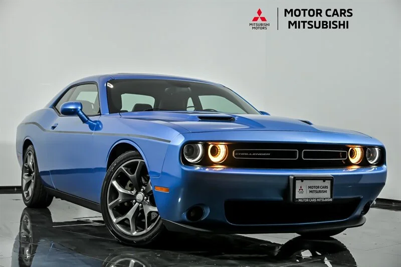 2015 Dodge Challenger SXT Plus's photo
