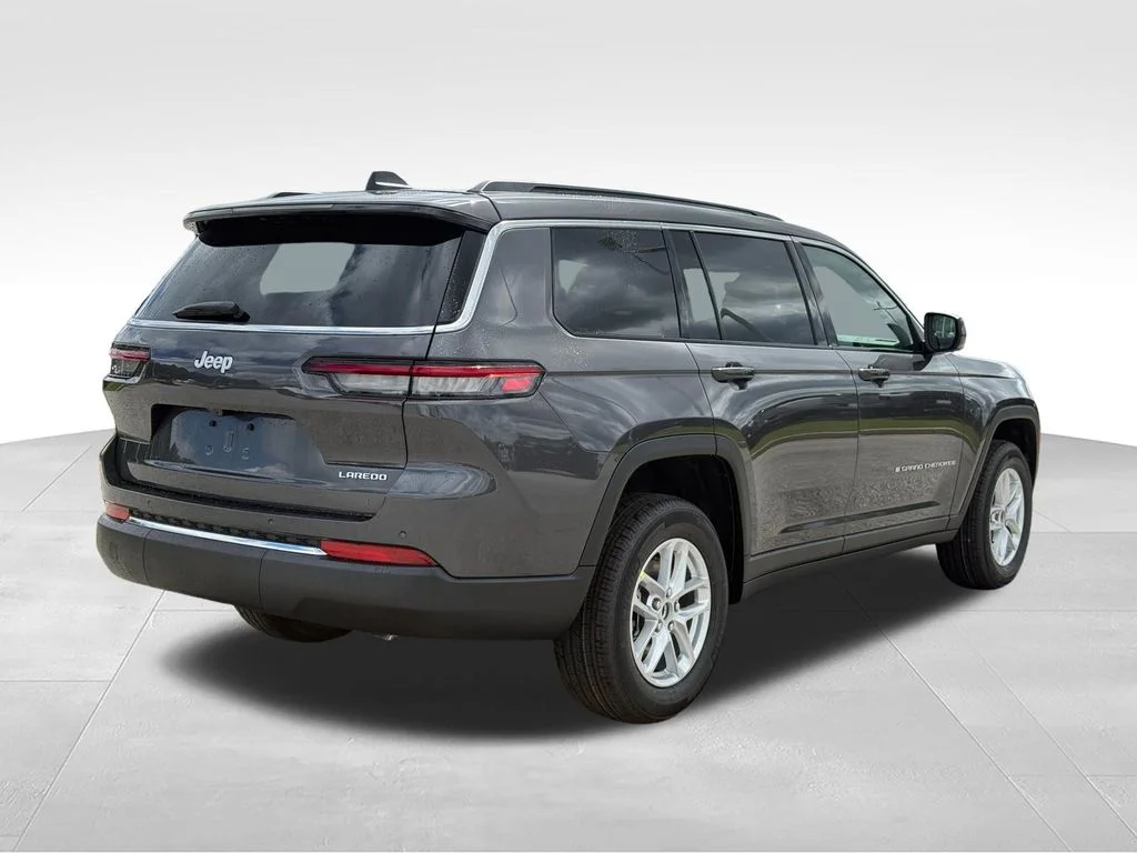 New 2026 Baltic Gray Metallic Clear-Coat Exterior Paint Jeep Laredo image 30