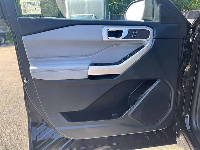 Used 2023 Black Ford XLT image 18