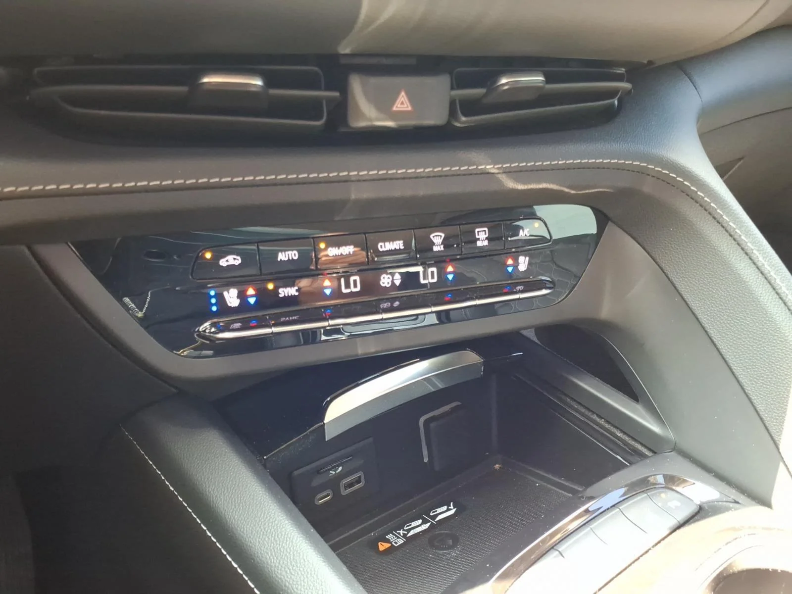 Used 2023 Ebony Twilight Metallic Buick Avenir image 26