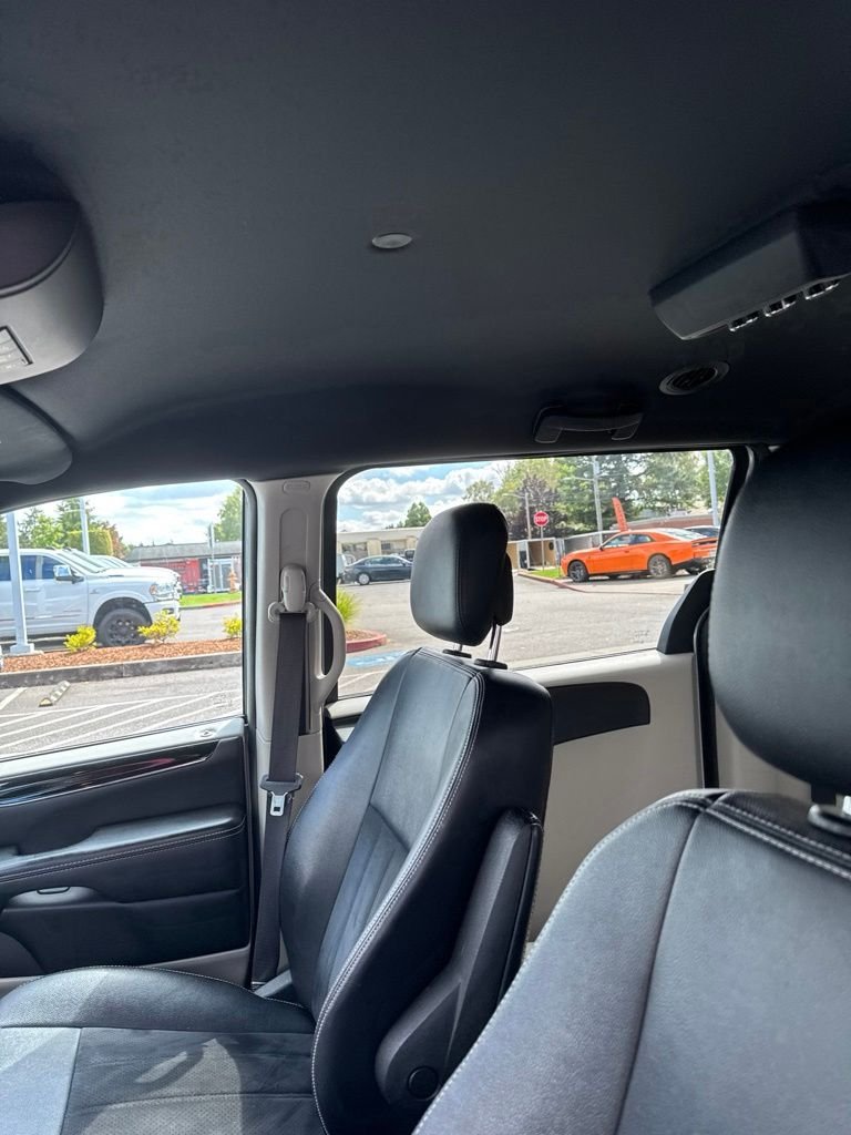 Used 2019 Billet Silver Metallic Clearcoat Dodge SXT image 6