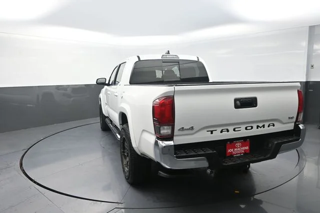 Used 2022 White Toyota SR5 image 54