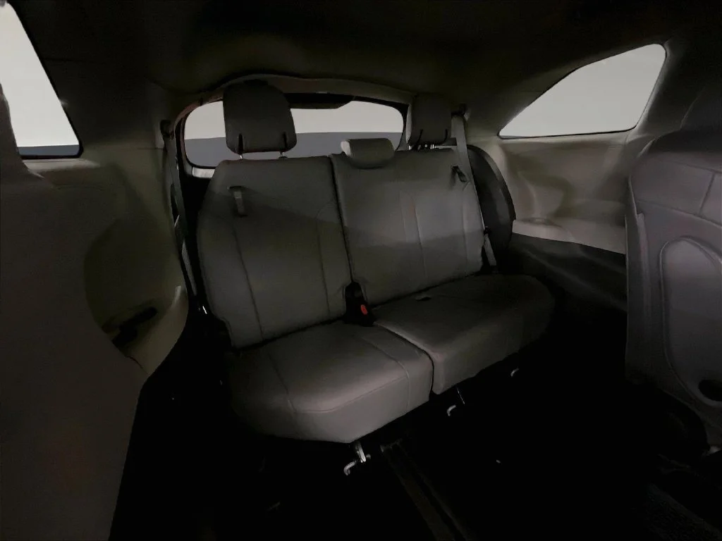 Used 2021 Silver Toyota XLE image 32