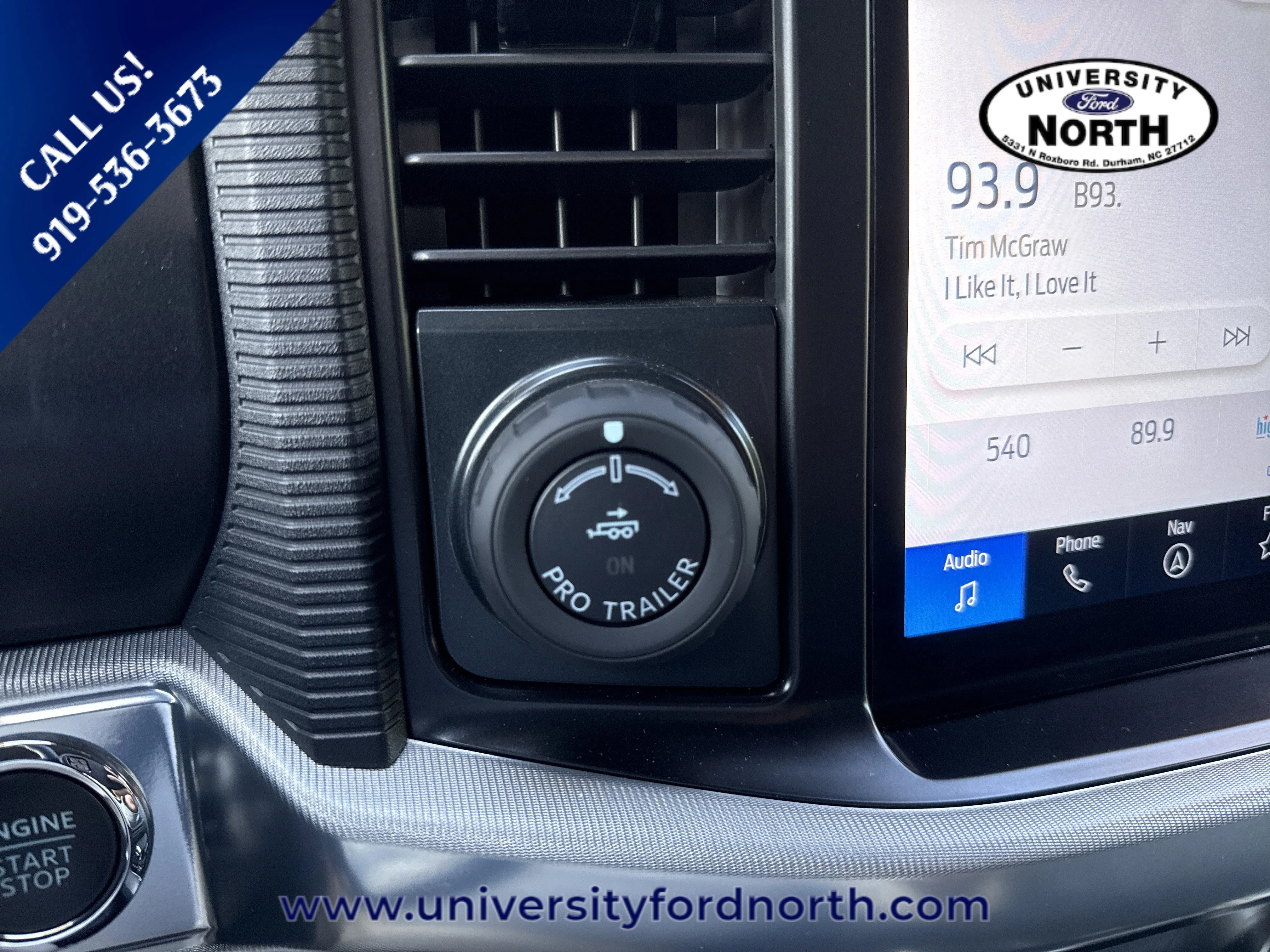 Used 2025 Antimatter Blue Metallic Ford LARIAT image 30
