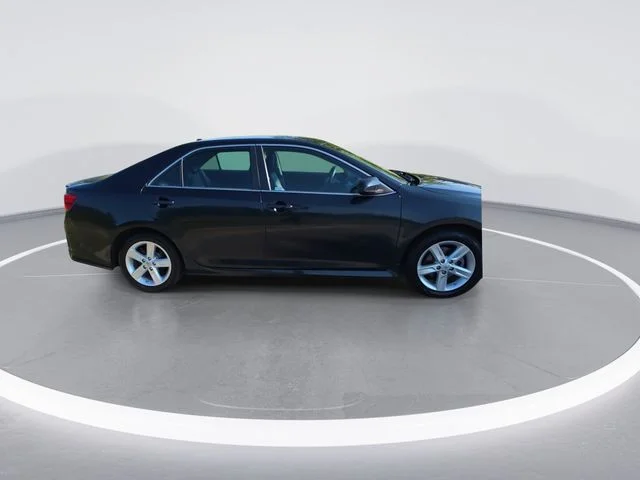Used 2013 Gray Toyota SE image 9