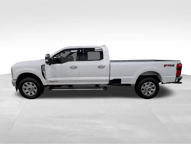 2027 Ford F-350SD F-350® Lariat®