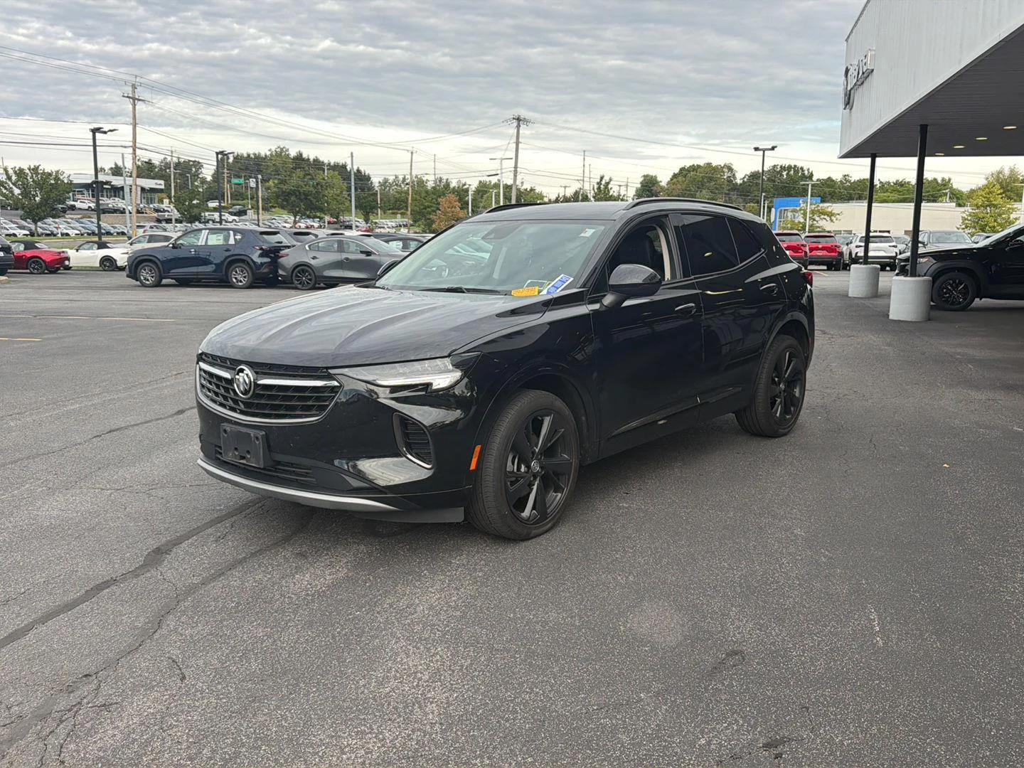 Used 2022 Ebony Twilight Metallic Buick Preferred image 3