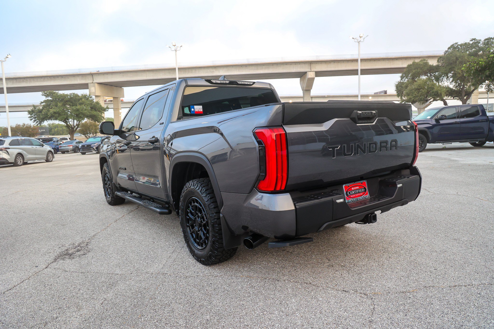 Used 2025 MAGNETIC GRAY MET Toyota SR5 image 8