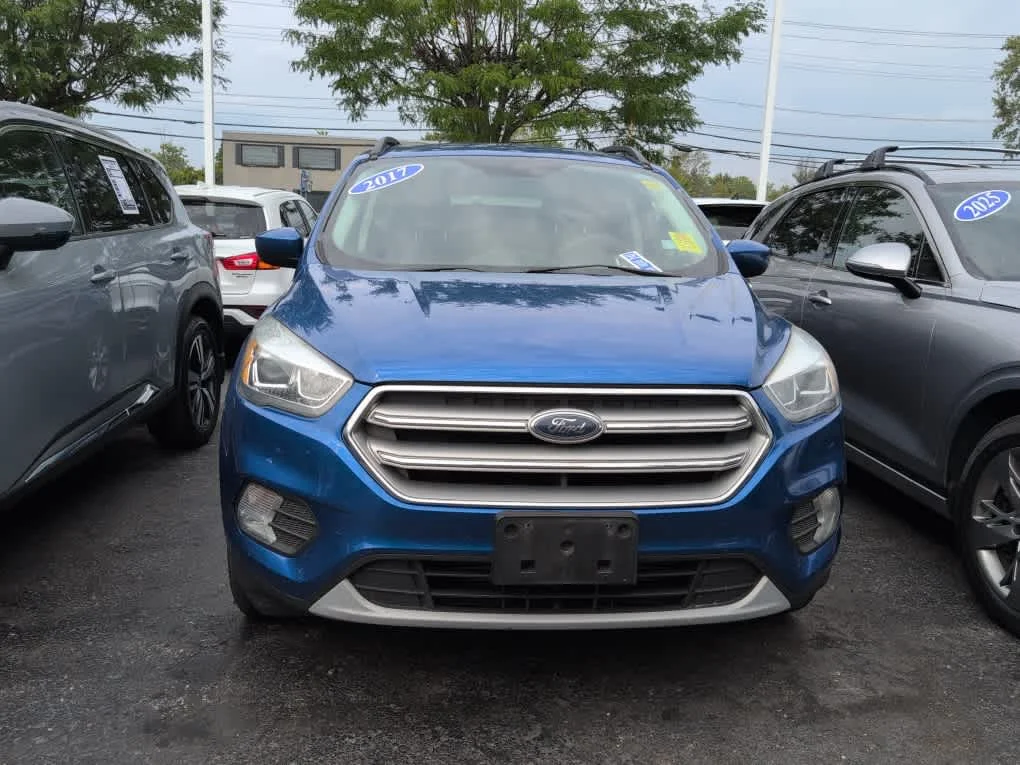 Used 2017 Lightning Blue Ford SE image 2