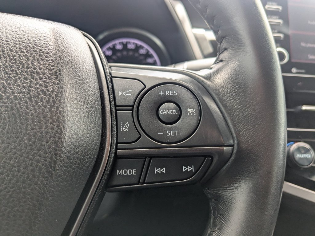 Used 2023  Toyota SE image 22