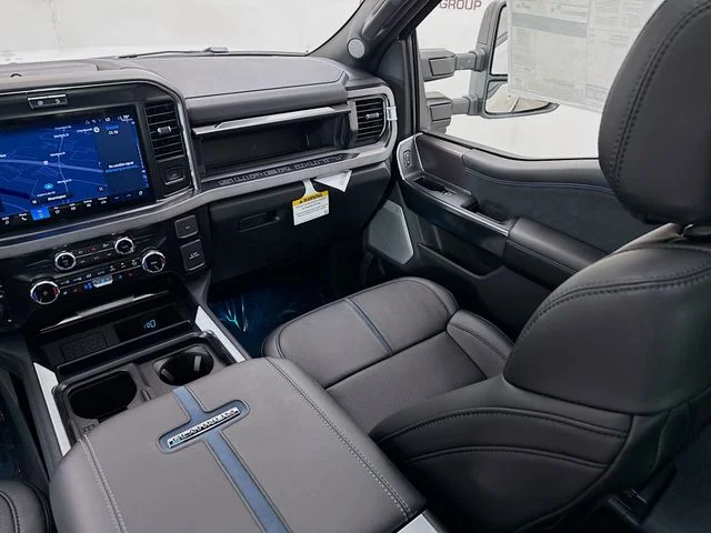2026 Ford F-350 Super Duty Platinum - Photo 25
