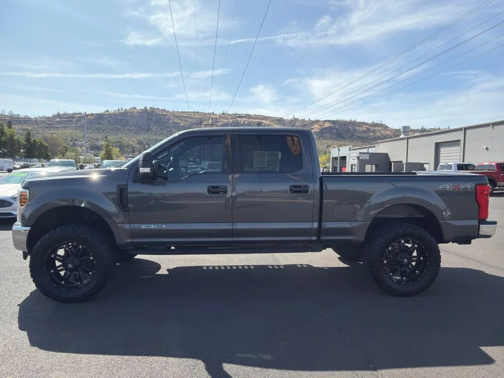 Used 2019 Magnetic Metallic Ford XLT image 9