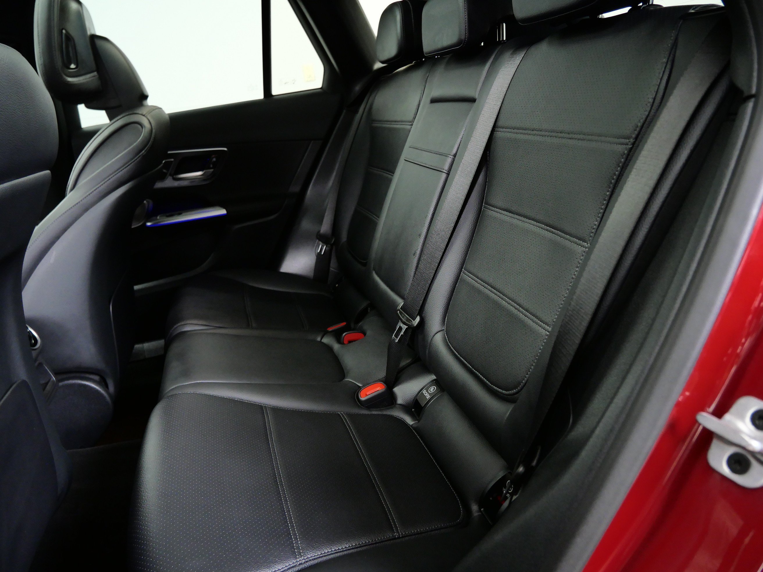 Certified Used 2026 MANUFAKTUR Patagonia Red Metallic Mercedes-Benz GLC 300 image 17
