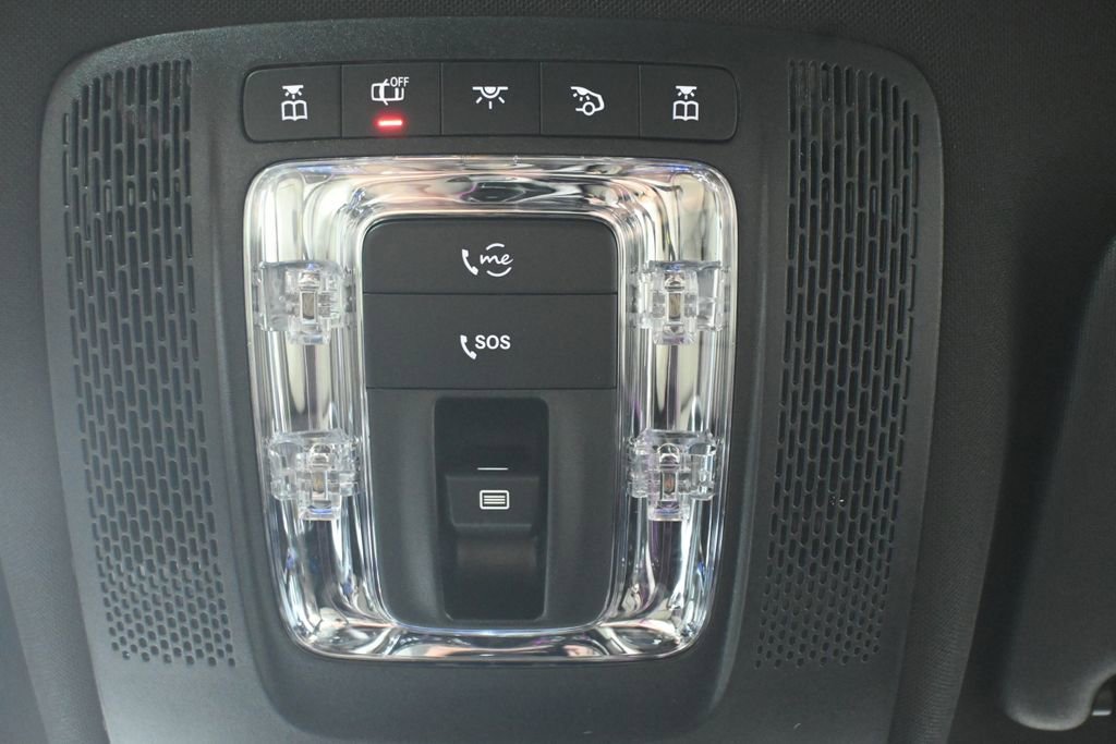 New 2026 Polar White Mercedes-Benz GLB 250 image 59