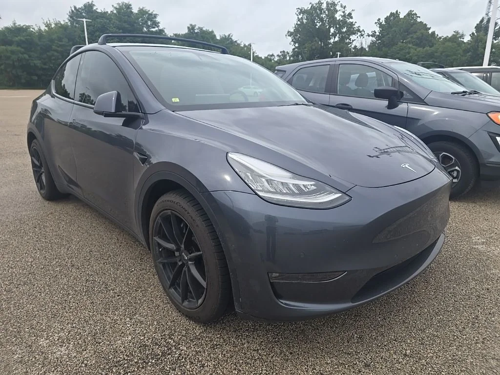 Used 2021  Tesla Long Range image 2