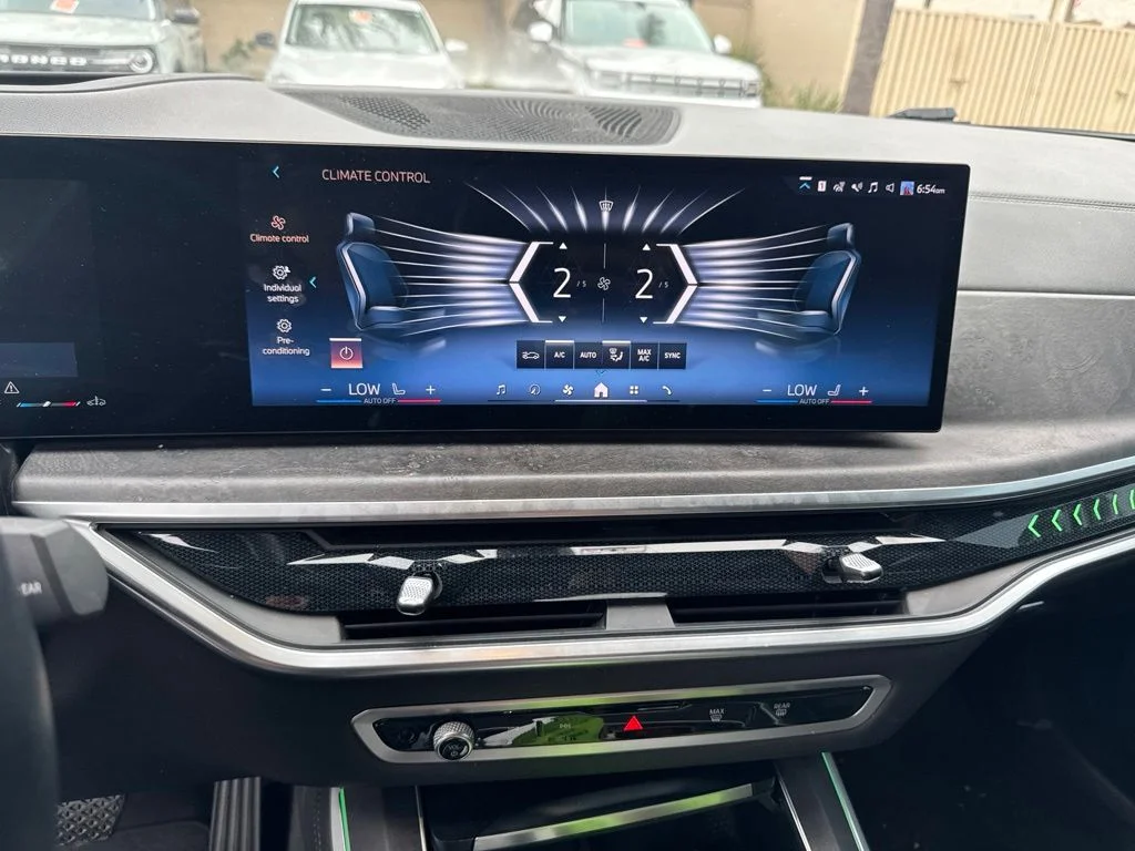Used 2024 Black BMW sDrive40i image 5