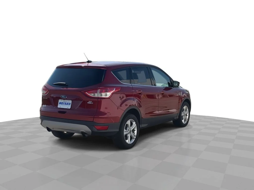 Used 2016 Red Ford SE image 8