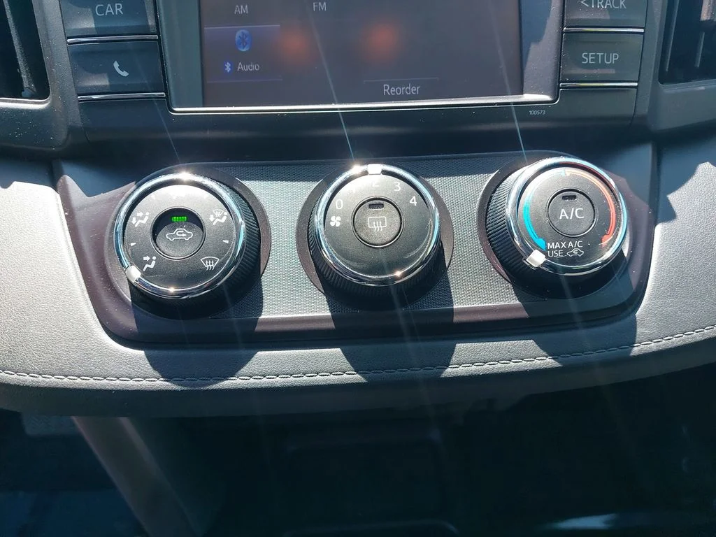 Used 2018 Gray Toyota LE image 23