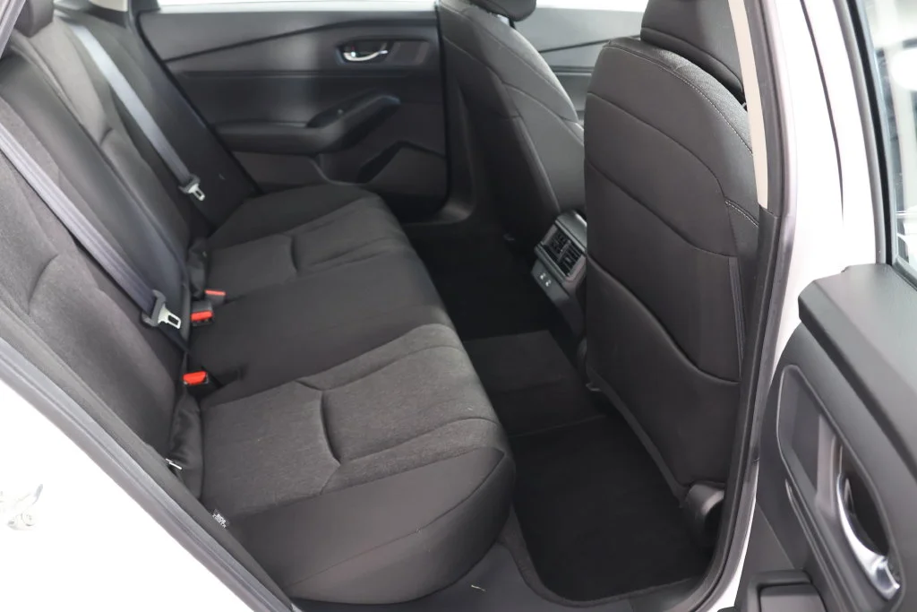 Used 2026 Platinum White Pearl Honda SE image 23