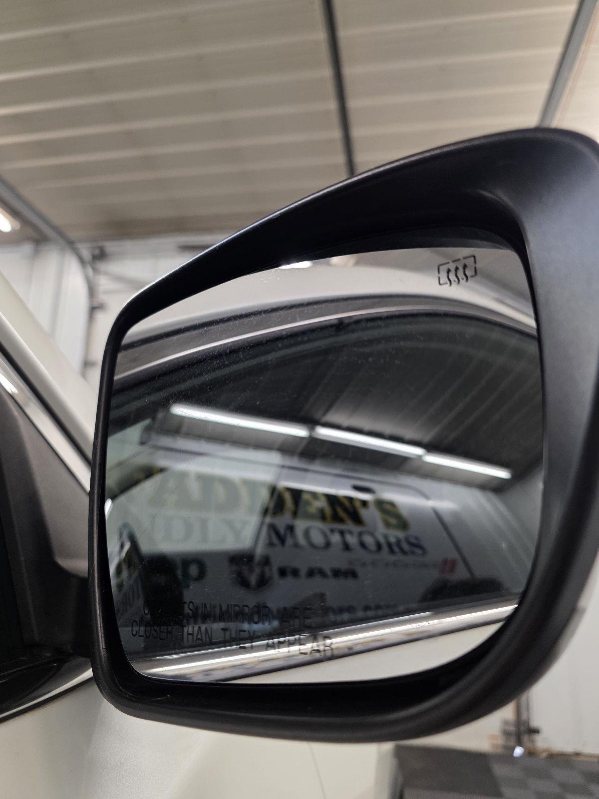 Used 2020 Pearl White Tricoat Nissan SV image 12