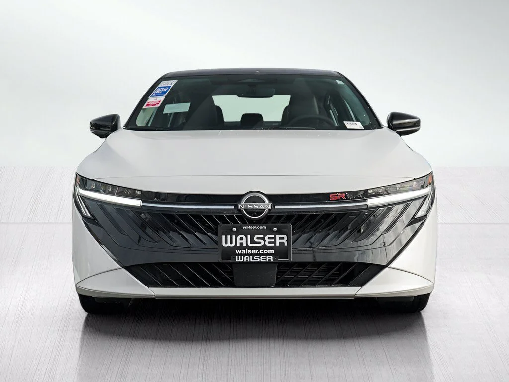 New 2026 Aspen White TriCoat / Super Black Two-tone Nissan SR image 2