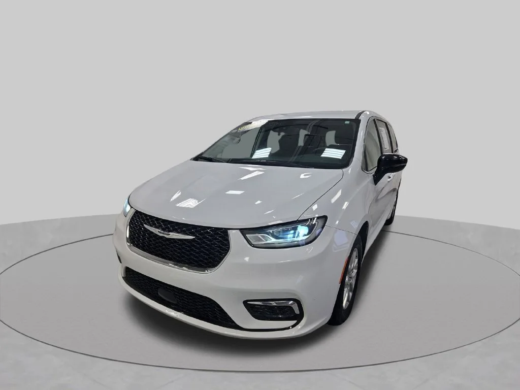 Certified Used 2024 Bright White Clea Chrysler Touring L image 39