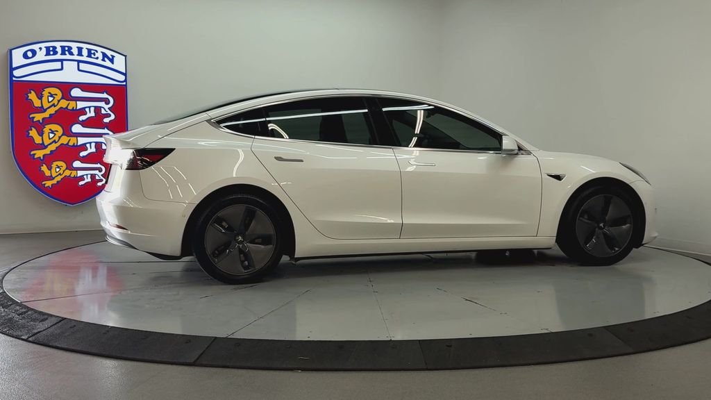Used 2020 White Tesla Standard Range Plus image 4