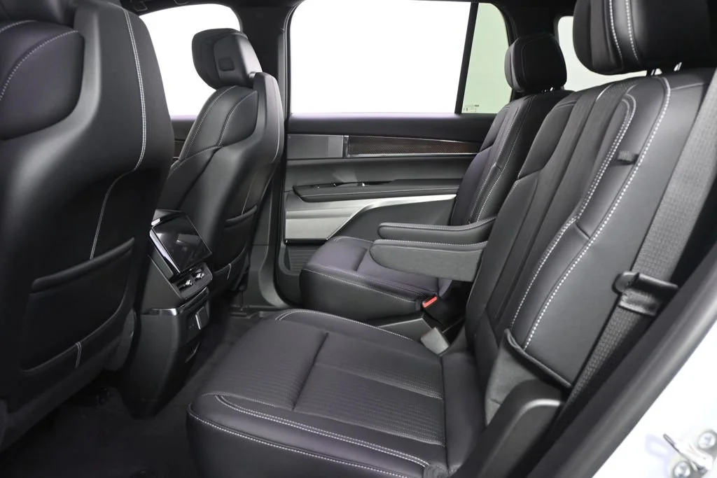 2027 Cadillac VISTIQ Sport - Photo 22
