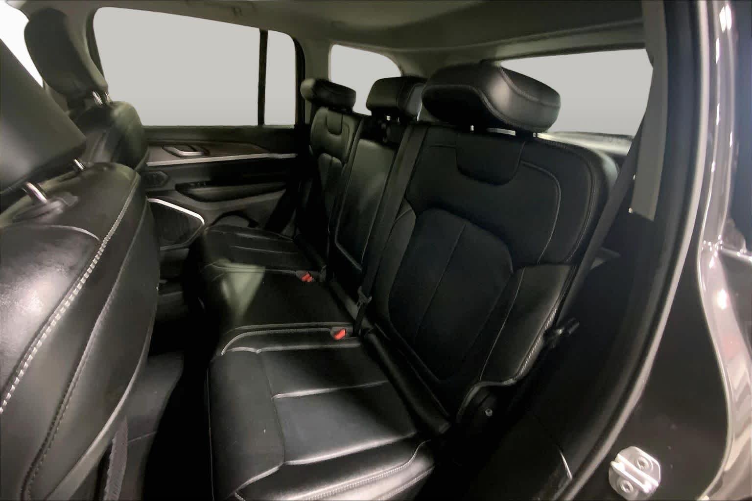 Used 2022 Baltic Gray Metallic Clearcoat Jeep  image 21