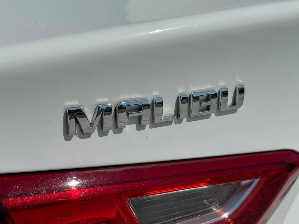 Used 2019 SUMMIT WHITE Chevrolet LS image 13