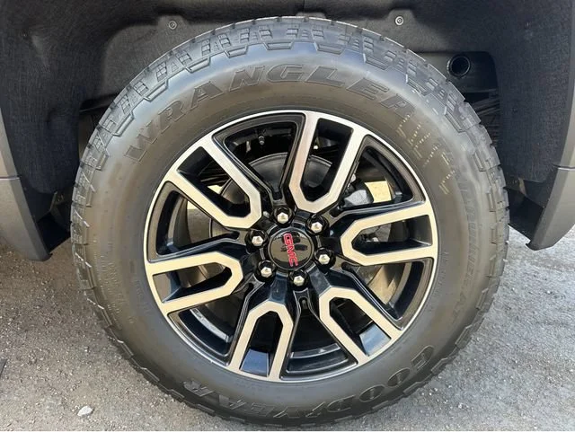 New 2026 Sterling Metallic GMC AT4 image 4