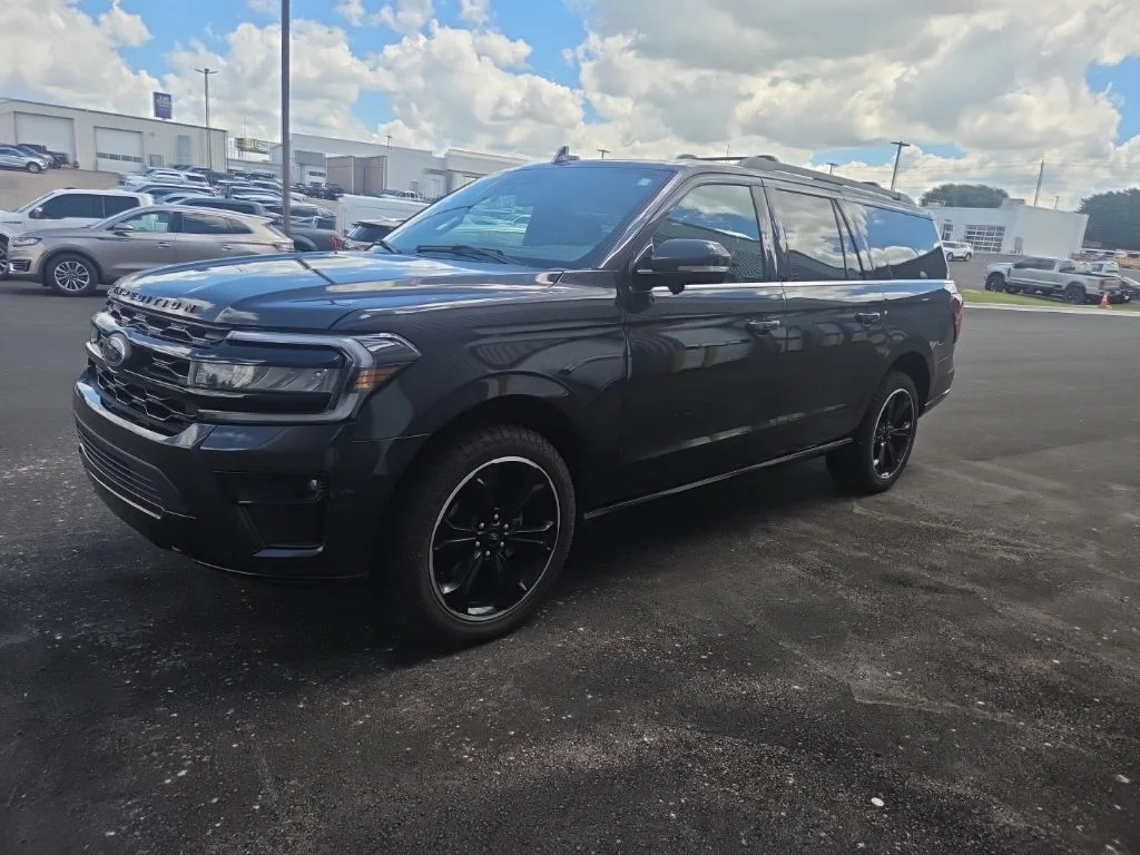 Certified Used 2023  Ford Limited image 4