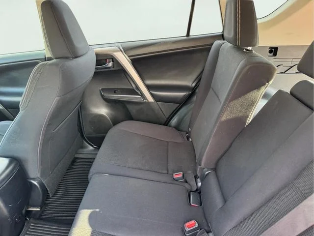 Used 2016 Red Toyota XLE image 8