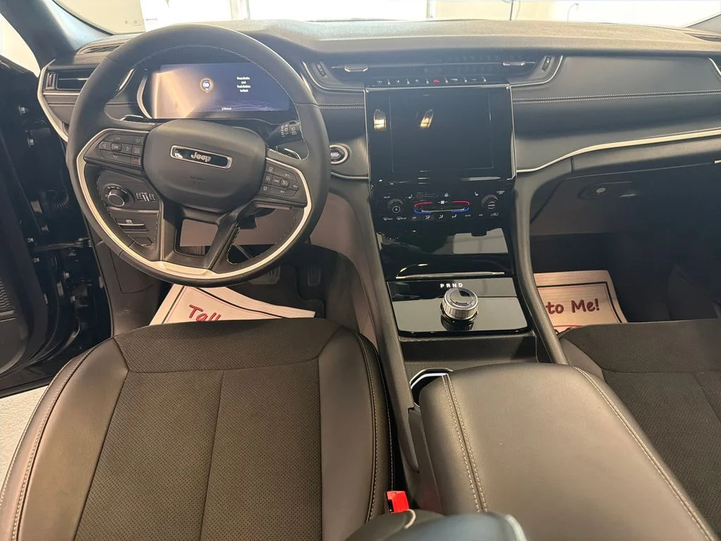 Used 2025 Black Jeep Altitude X image 15