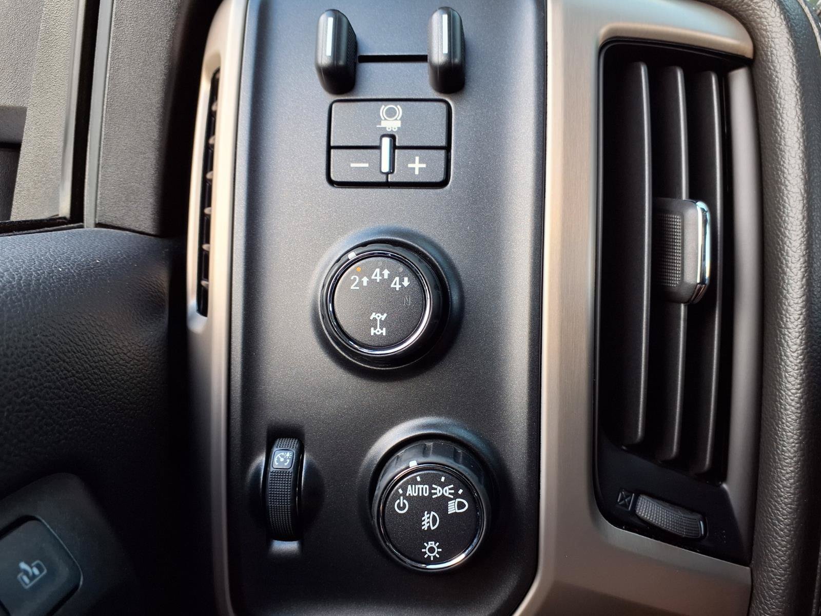 Used 2017 QUICKSILVER METALLIC GMC Denali image 21