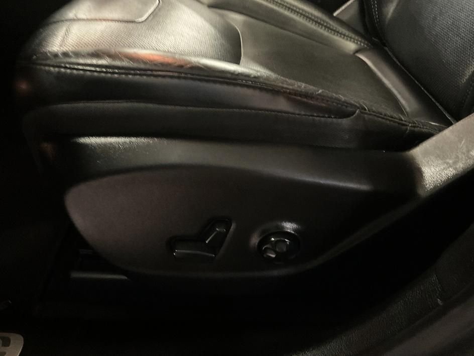 Used 2021 Gray Jeep Limited image 15
