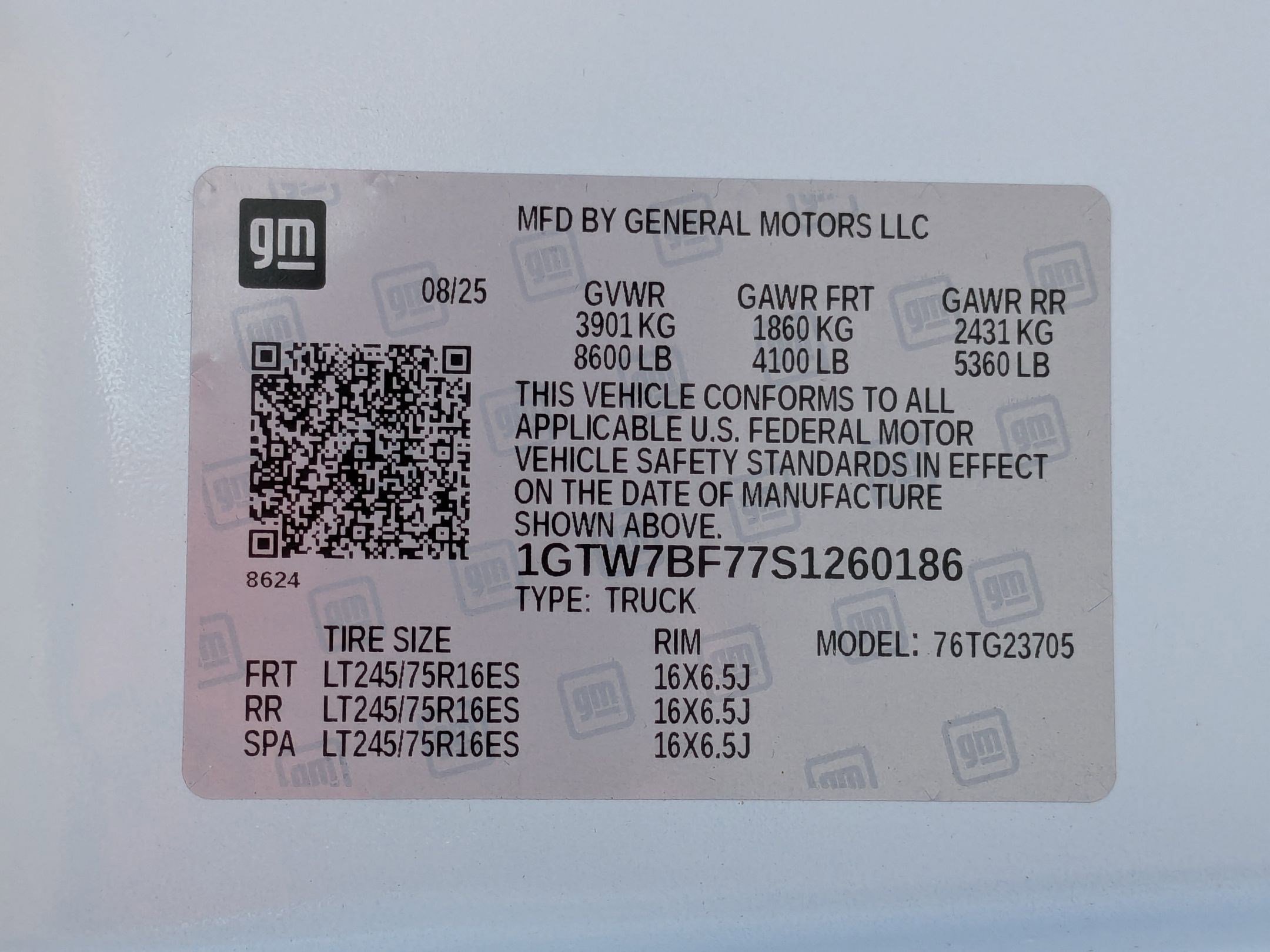 2025 GMC Savana Cargo Work Van - Photo 16
