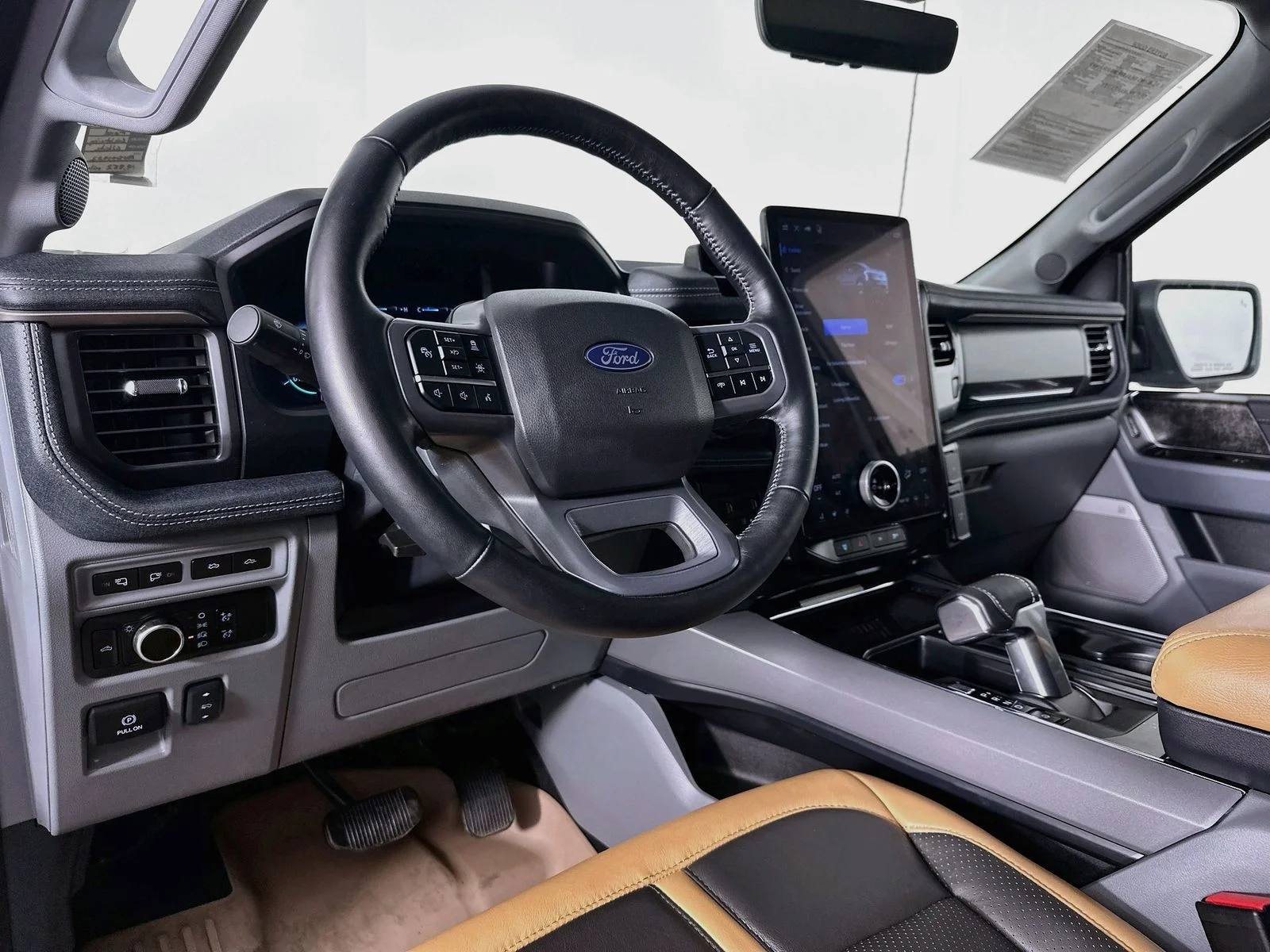 Used 2024 Oxford White Ford Flash image 9