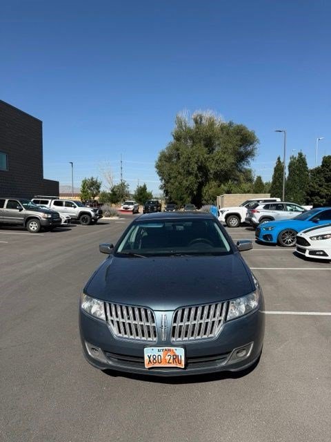 Used 2012 Steel Blue Metallic Lincoln  image 2