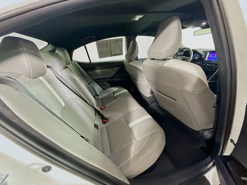 Used 2026 Ice Cap Toyota SE image 27