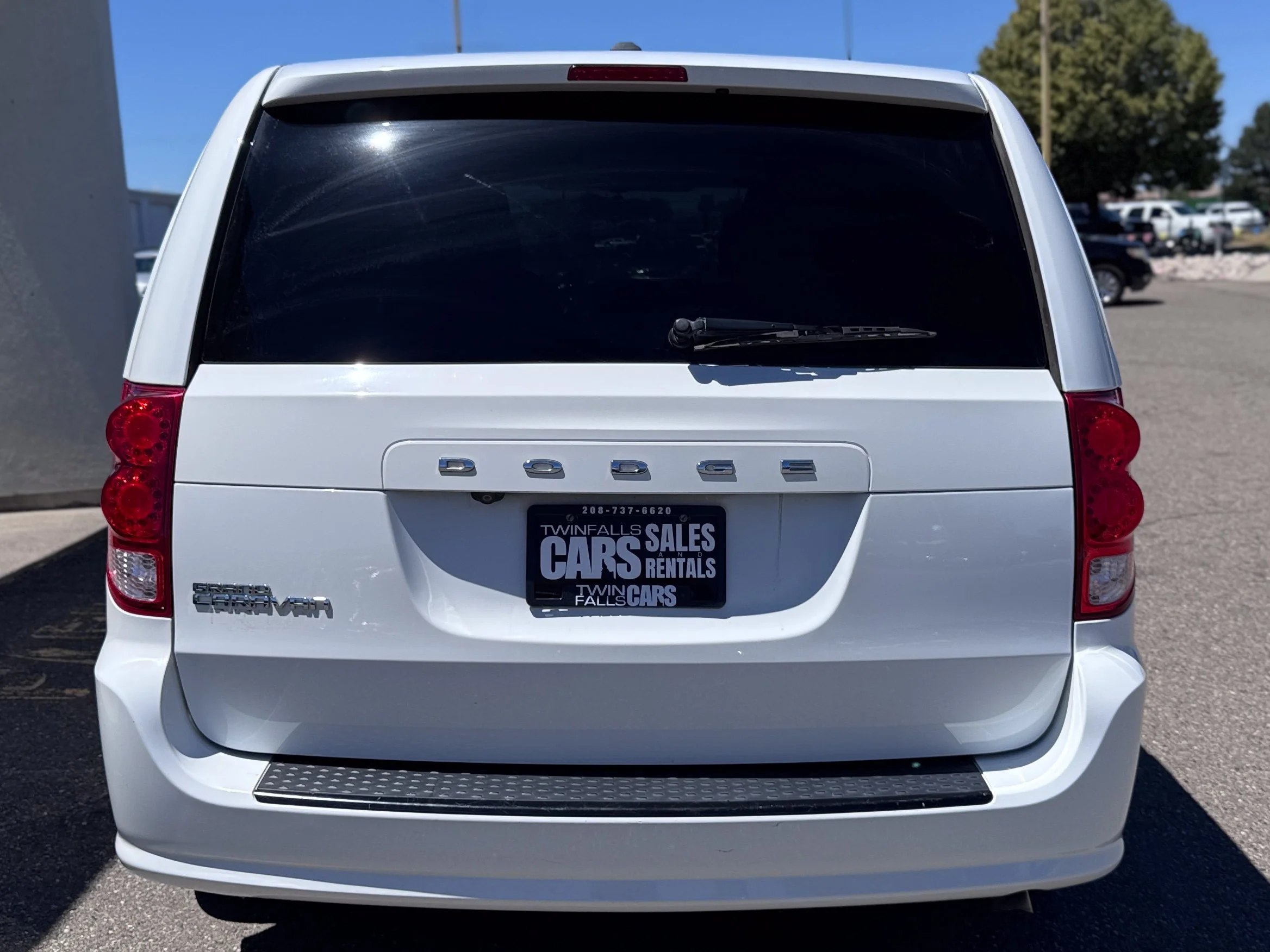 Used 2016 Bright White Clearcoat Dodge SXT Plus image 7