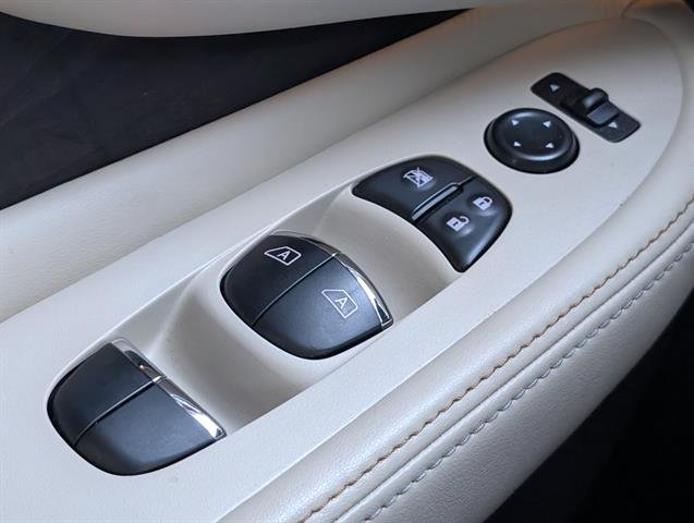 Used 2023 Scarlet Ember Tintcoat Nissan Platinum image 22