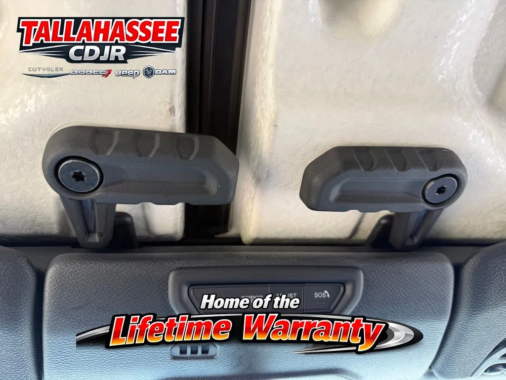 Used 2022 Green Clearcoat Jeep Sport image 19