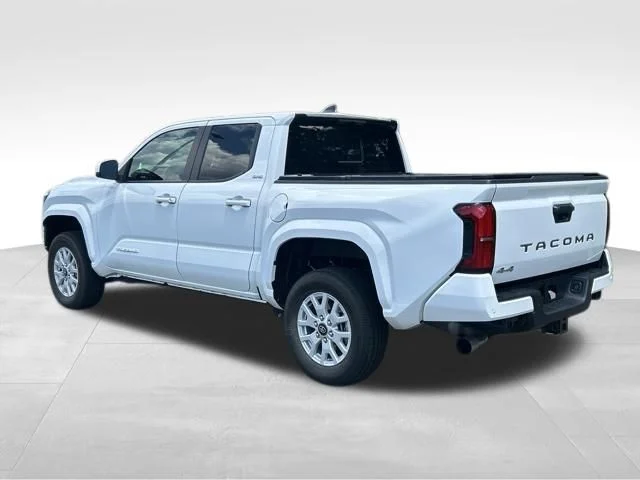 Used 2024 White Toyota SR5 image 3