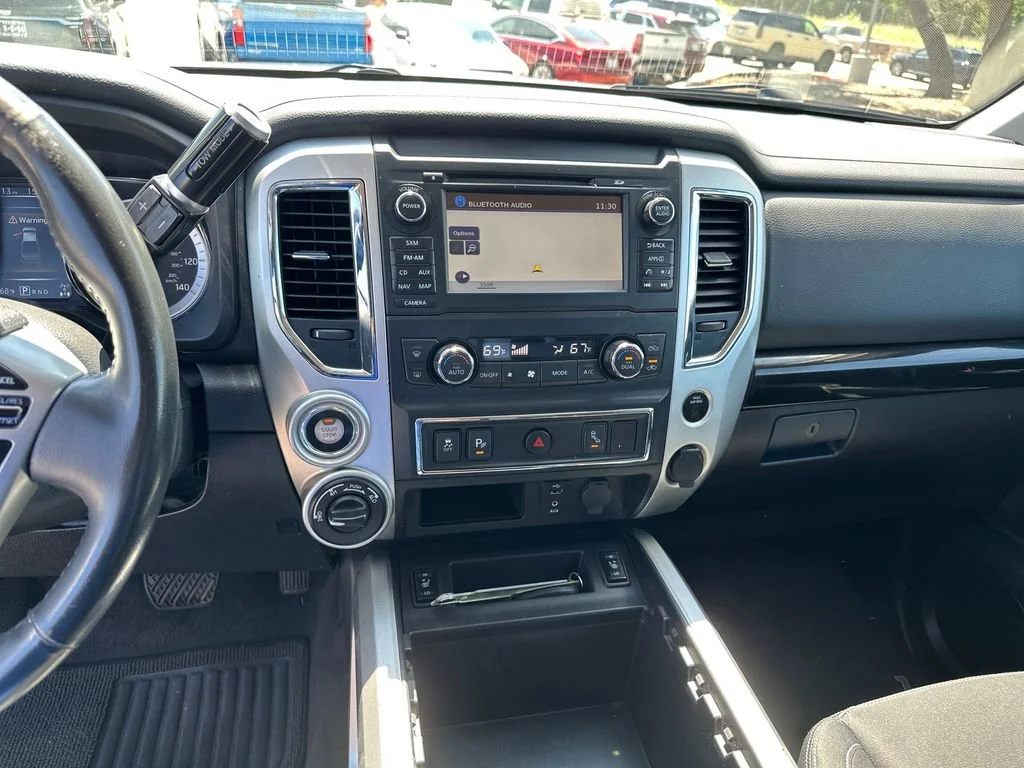 Used 2017  Nissan SV image 21