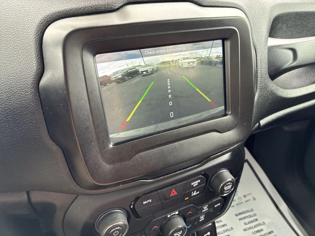 Used 2021 Gray Jeep Latitude image 16