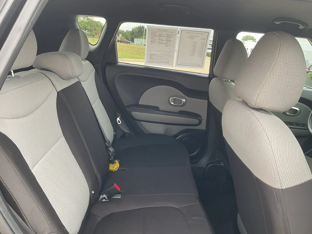 Used 2016 Black Kia Base image 16