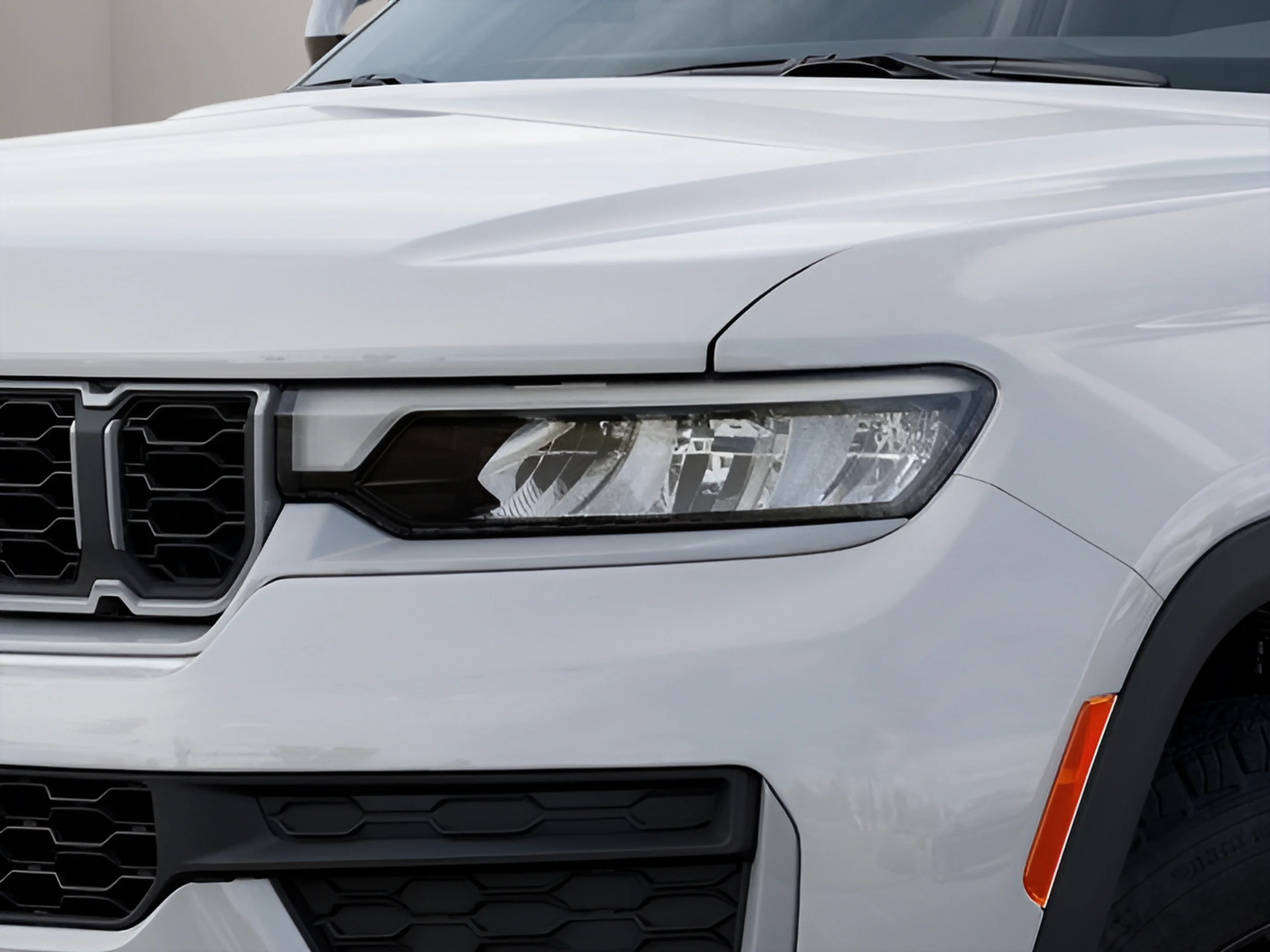 New 2026 Bright White Clear-Coat Exterior Paint Jeep Laredo Altitude image 8