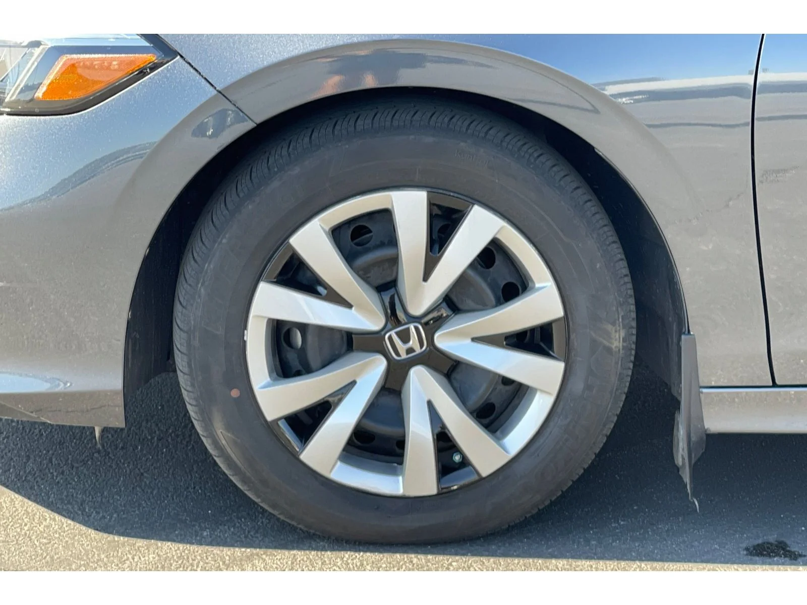 Used 2026 Meteorite Gray Metallic Honda LX image 9