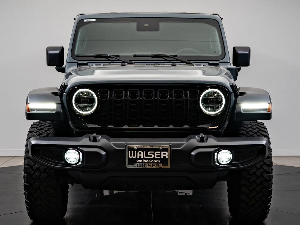 Used 2025 Anvil Clear Coat Jeep Willys 4xe image 2